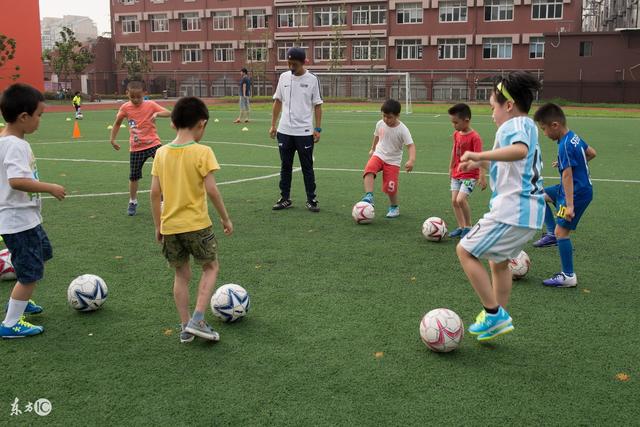 中国男篮92-74大胜中国台北！产生2个不可思议+3个事实，庞峥麟惊艳